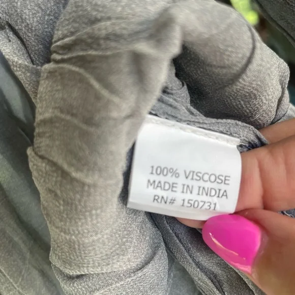 NEW Young Threads Boho Gray flowy tunic top. NWOT. Small Brand new - Picture 8 of 10